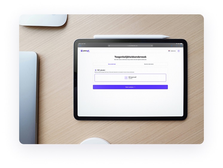 Screenshot van het YourPDF Checker dashboard met een geopend PDF-document